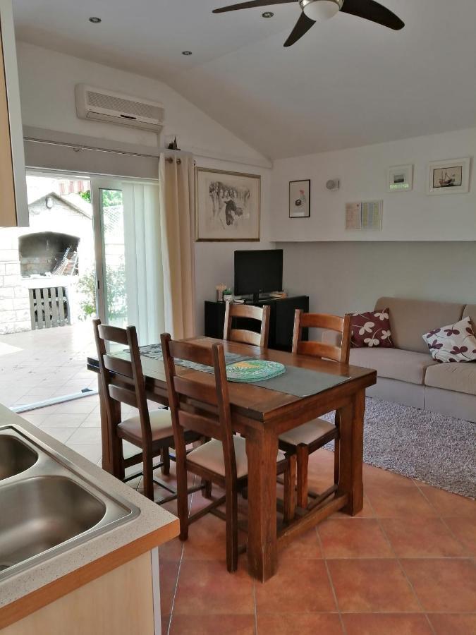 Apartment Dzoni Split Bagian luar foto